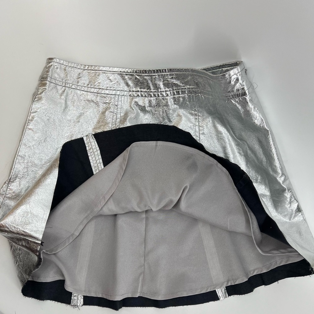 DO+BE Shimmering Metallic Silver Faux Leather Skater Skirt S Small - Picture 4 of 8